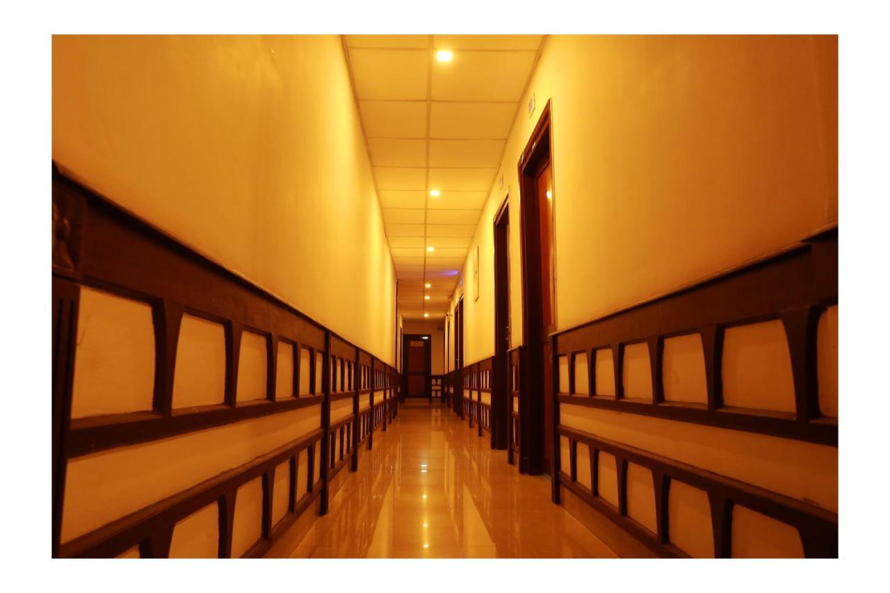 Corridor Calicut Airport Hotel Kondotty Exterior photo